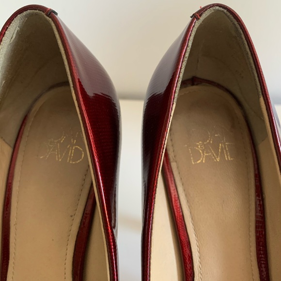 Joan & David Flipp Platform pump in red - Picture 5 of 8